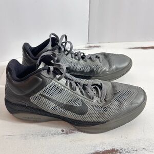Nike Zoom Hyperfuse Low basketball shoes in a Cool Grey and‎ Black size 13 (SS7)